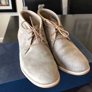 Cole Haan Curtis Chukka In driftwood suede color